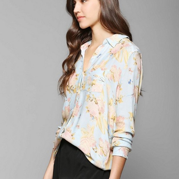 Margot Tops - Floral washed-out button down shirt